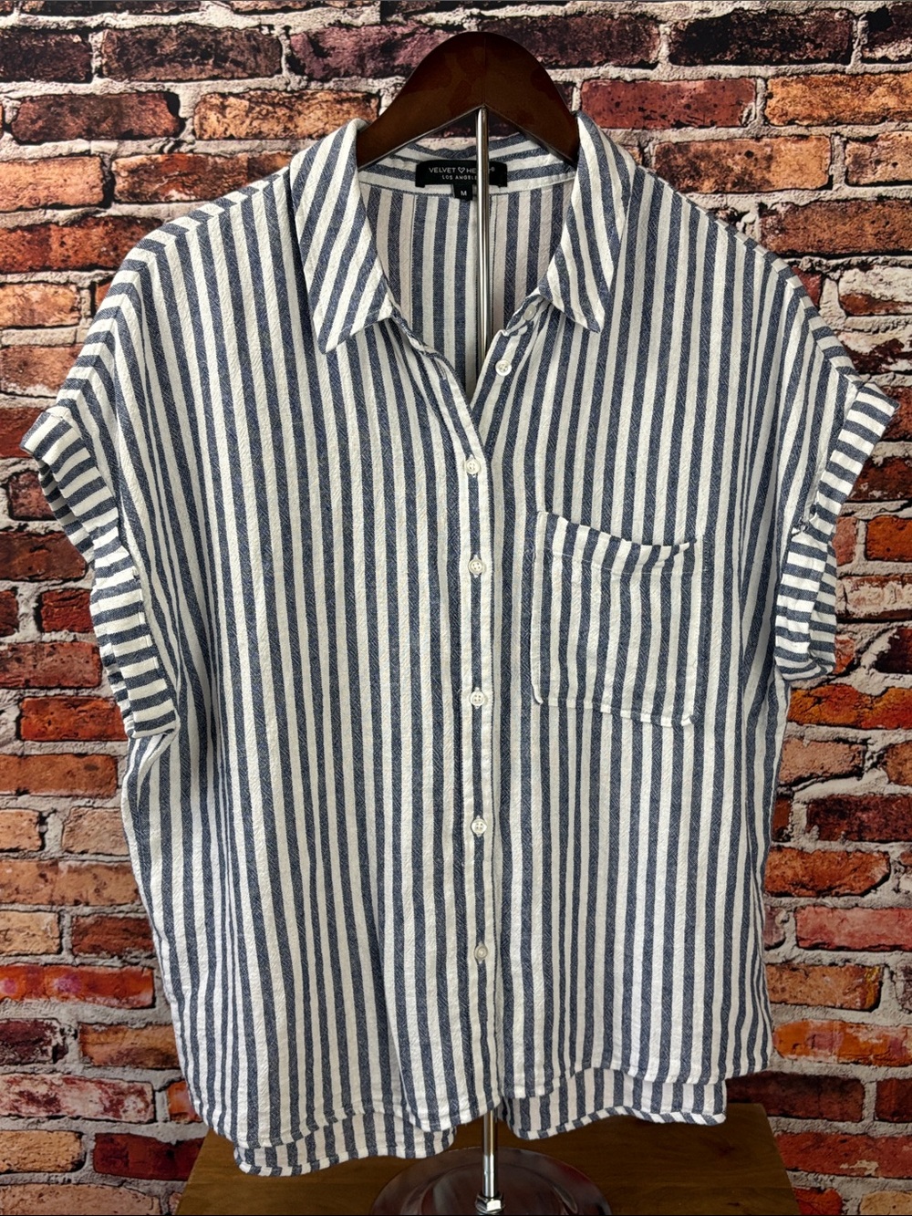 Velvet Heart Navy and White Vertical Stripe Button-Up Cap Sleeve Top Medium